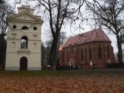 Dębno - kościół i dzwonnica, autor: ks. J. Toś
